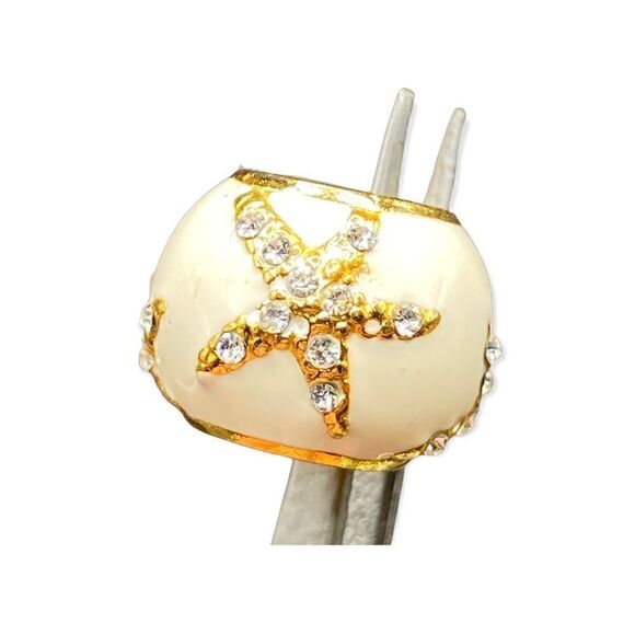 Cream bead charm with gold starfish with rhinestones no stamps - Picture 7 of 7